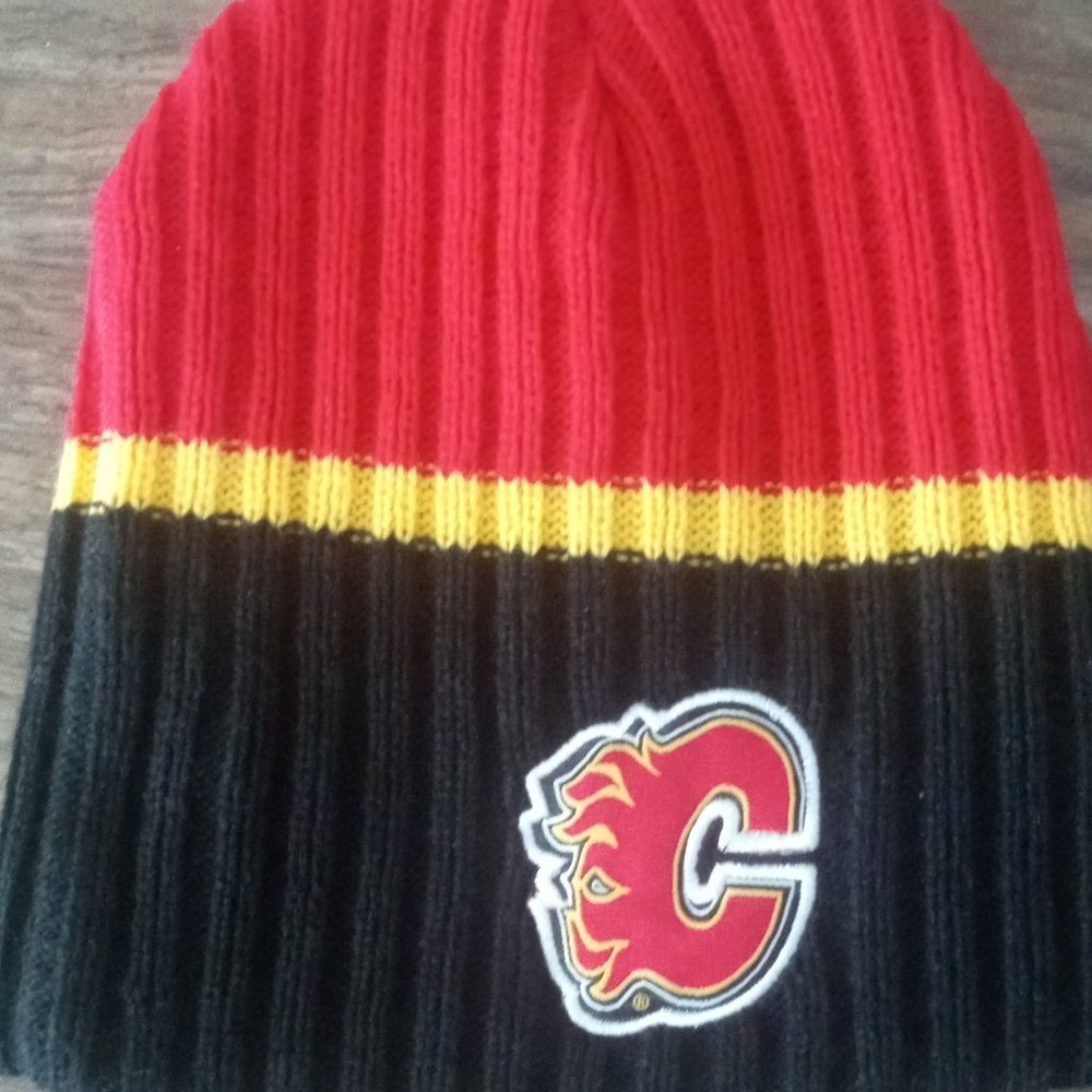 Calgary Flames Collectible Multicolor Bobble Hat by Budweiser Acrylic